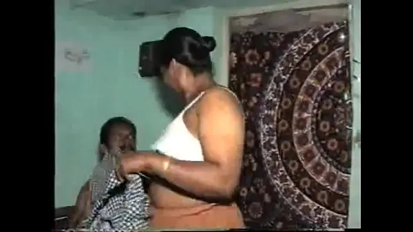 Sıcak Klipler Mature Desi Aunty ki Chudai izleyin