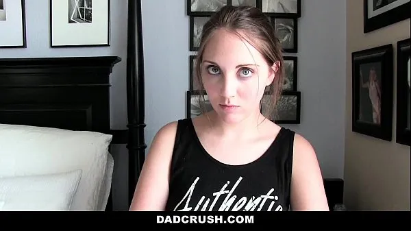 Podívejte se na DadCrush- Caught and Punished StepDaughter (Nickey Huntsman) For Sneaking hřejivé klipy