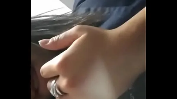 Tonton Bitch can't stand and touches herself in the office Klip hangat