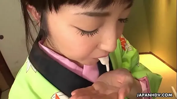 Se Asian bitch in a kimono sucking on his erect prick varme klip
