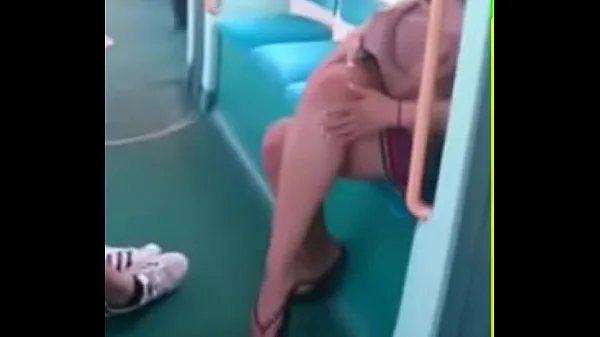 Tonton Candid Feet in Flip Flops Legs Face on Train Free Porn b8 Klip hangat