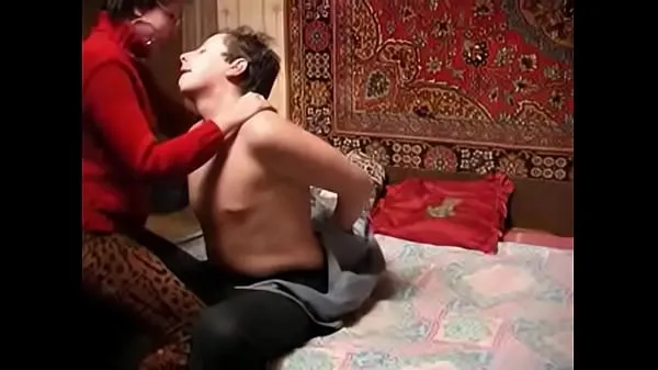 Podívejte se na Russian mature and boy having some fun alone hřejivé klipy