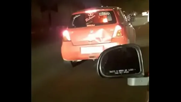 Oglejte si desi sex in moving car in India tople posnetke