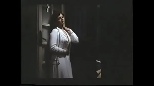 Podívejte se na ESTELA'S EROTIC VACATION (1978 hřejivé klipy