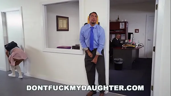 Tonton DON'T FUCK MY step DAUGHTER - Bring step Daughter to Work Day ith Victoria Valencia Klip hangat