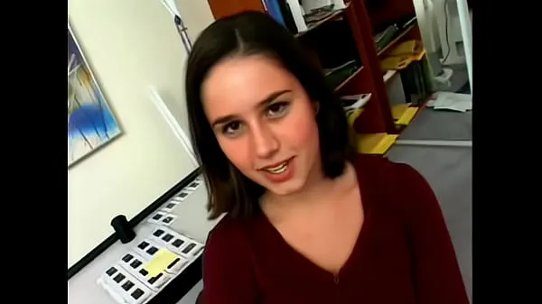 Podívejte se na 18 year old Kacey Kox Initiation hřejivé klipy