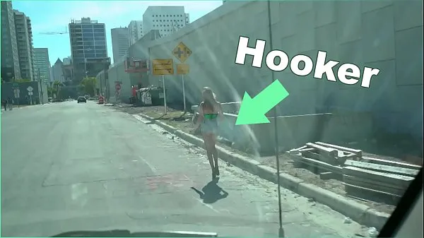 Oglejte si BANGBROS - The Bang Bus Picks Up A Hooker Named Victoria Gracen On The Streets Of Miami tople posnetke