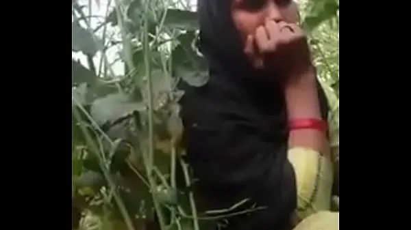 Tonton Indian girl xxx video sounds in hindi Klip hangat
