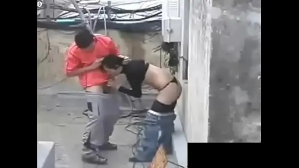 Pozerajte Algerian whore fucks with its owner on the roof teplé Clips