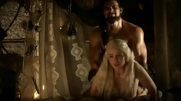 Oglejte si Game Of Thrones | Emilia Clarke Fucked from Behind (no music tople posnetke
