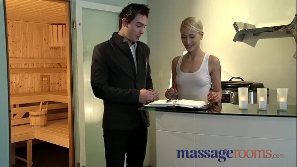 Katso Massage Rooms Uma rims guy before squirting and pleasuring another lämpimiä leikkeitä