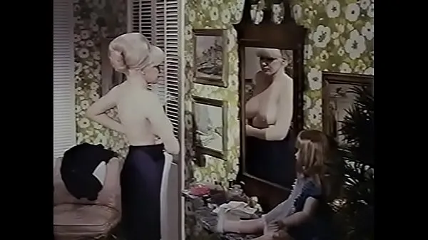 Pozerajte The Divorcee (aka Frustration) 1966 teplé Clips