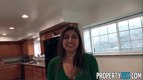 شاهد مقاطع دافئة PropertySex Horny wife with big tits cheats on her husband with real estate agent