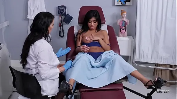 Podívejte se na Lesbian MILF examines Asian patient hřejivé klipy