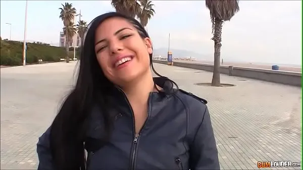 Oglejte si Latina with big ass having sex FULL VIDEO IN THIS LINK tople posnetke