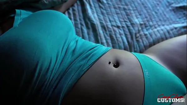 Oglejte si My Step-Daughter with Huge Tits - Vanessa Cage tople posnetke