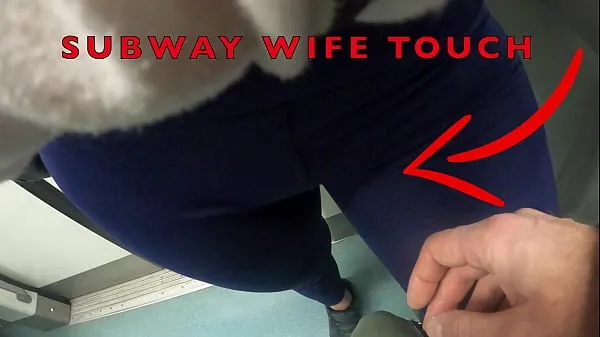 Se My Wife Let Older Unknown Man to Touch her Pussy Lips Over her Spandex Leggings in Subway varme klip