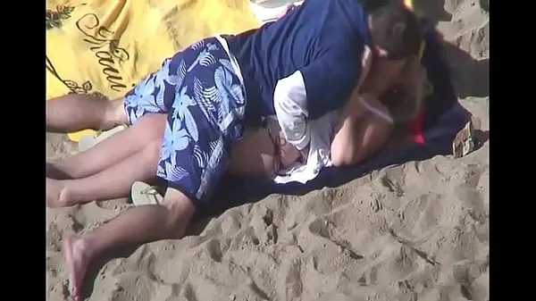 Podívejte se na Voyeur - Greece beachgoers hřejivé klipy