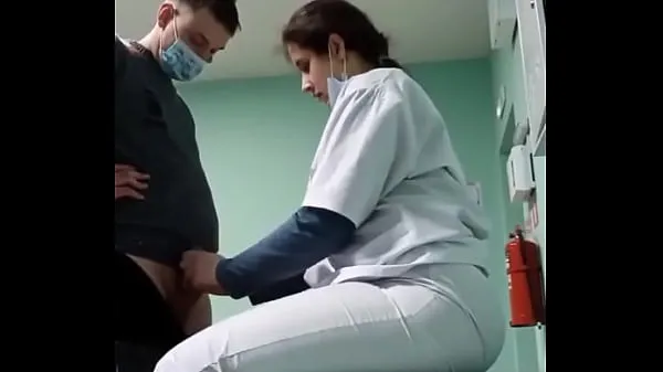 Bekijk Nurse giving to married guy warme clips