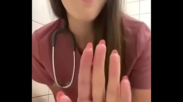 Tonton nurse masturbates in hospital bathroom Klip hangat