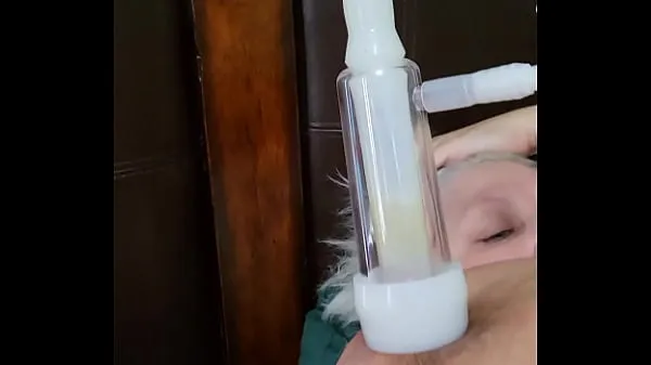Xem Milk Pumping From The Fake Udders Of Claudia Marie Clip ấm áp