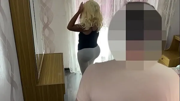 Sıcak Klipler step Mom hugged her son and went down to his penis. Anal sex izleyin