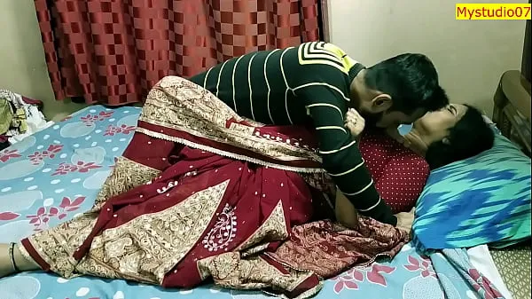 Obejrzyj Indian xxx milf bhabhi real sex with husband close friend! Clear hindi audiociepłe klipy