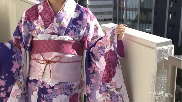 Παρακολουθήστε Rei Kawashima Introducing a new work of "Kimono", a special category of the popular model collection series because it is a 2013 seijin-shiki! Rei Kawashima appears in a kimono with a lot of charm that is different from the year-end and New Year ζεστά κλιπ