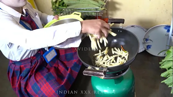 Oglejte si XXX indian jabaradast choda XXX in hindi tople posnetke
