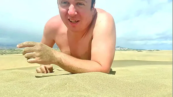 观看Gran Canaria Nudist Beach温暖的剪辑