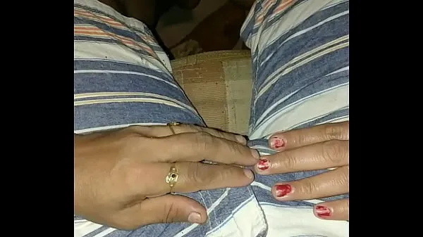 Se INDIAN Aunty Sex dating Candle Light DINNER with Indian Kerala BBC Mallu threesome in Resort varme klip