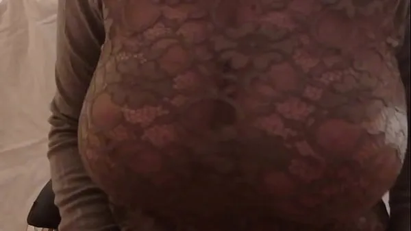 Oglejte si Touching a teacher's boobs at home tople posnetke