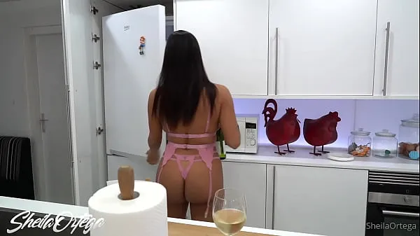 Se Big boobs latina Sheila Ortega doing blowjob with real BBC cock on the kitchen varme klip