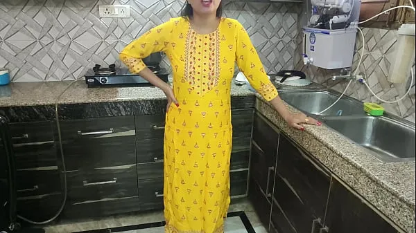 Titta på Desi bhabhi was washing dishes in kitchen then her brother in law came and said bhabhi aapka chut chahiye kya dogi hindi audio varma klipp